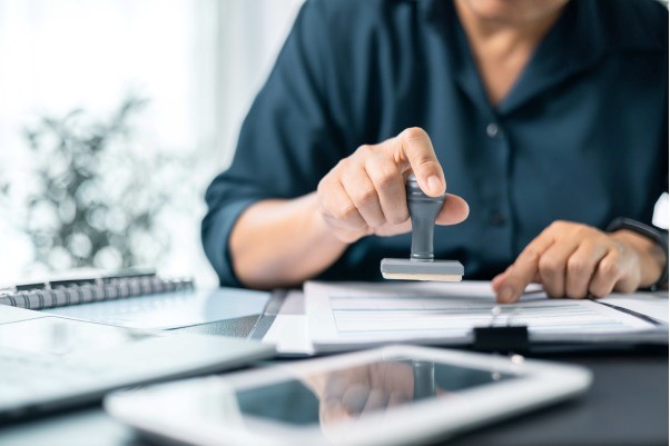 چه کسانی نمی توانند جواز کسب بگیرند؟ + لیست جامع